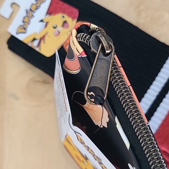 Pokemon Charmander Bundle: Makeup Bag and Crew Socks - Picture 10 of 16